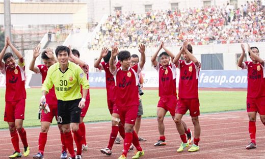 官方：利兹联签下蓝狐后卫贾斯廷；据悉转会费800万+200万镑