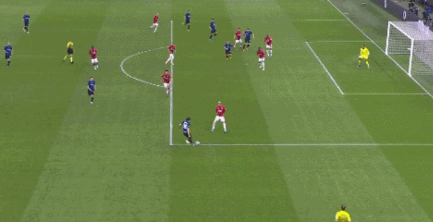 世体：克里斯滕森伤势有所好转，今天他进行了场地训练（世体：克里斯滕森伤势见改善，今日重返场地进行训练）