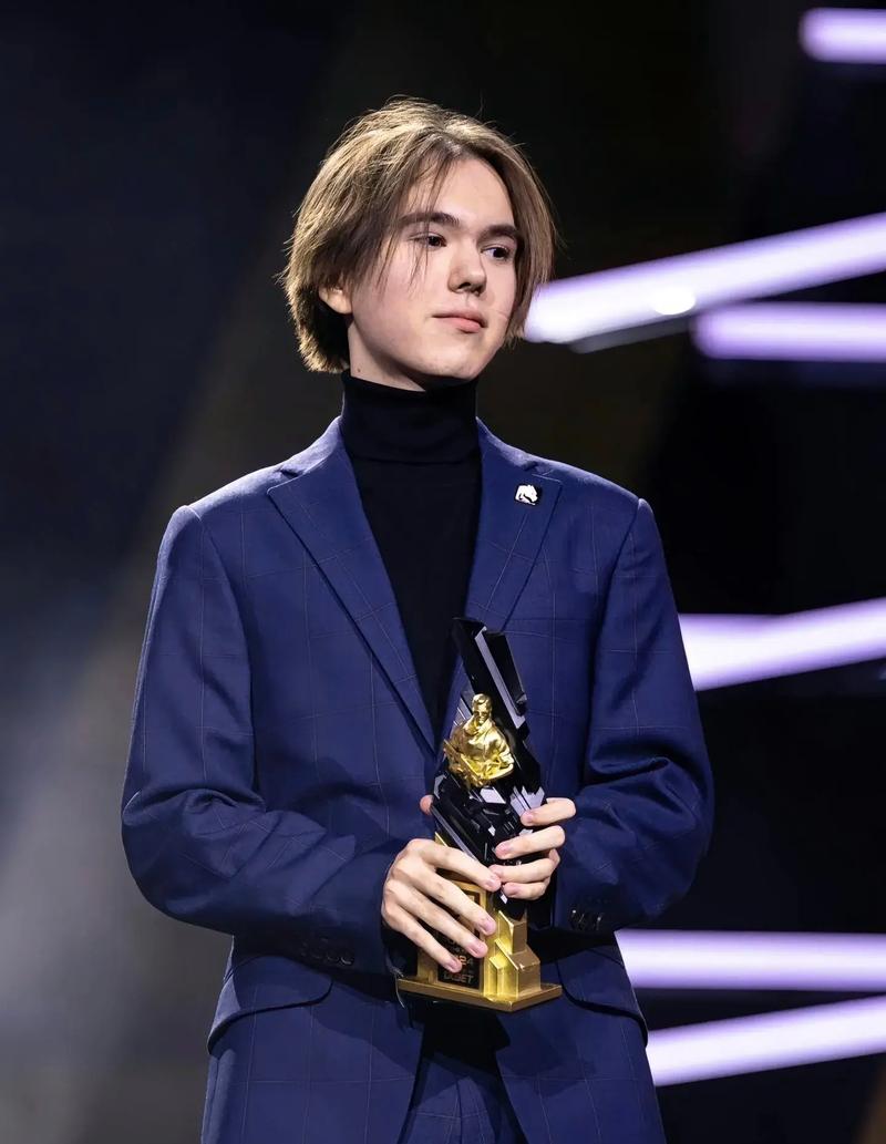 历经艰难之后才是最美的甜 G2捧杯BLAST秋决2024